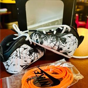 Nike Infant/Toddler Size 2 Little Postie One